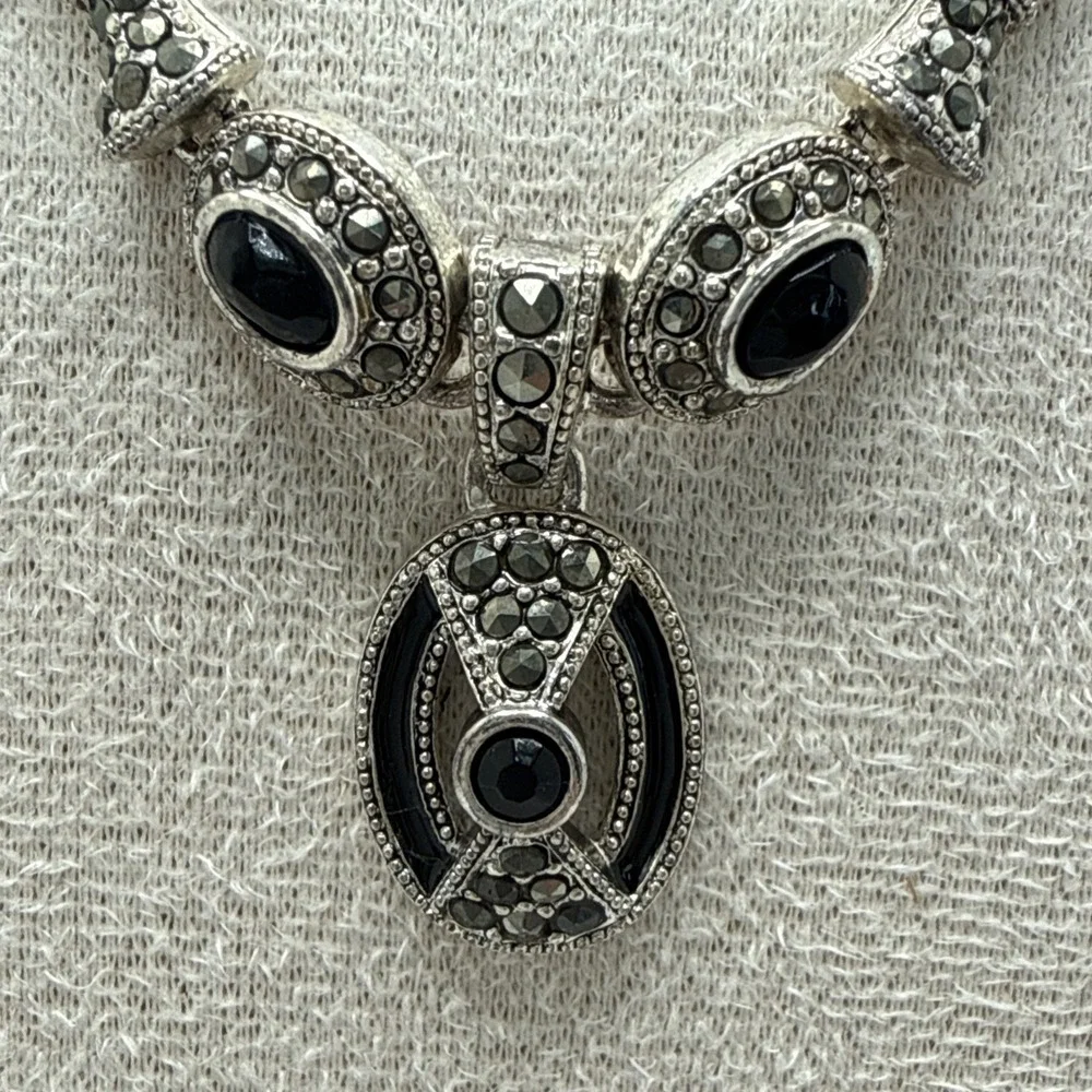Vintage Monet Double Strand Silver Tone Marcasite With Black Glass 14-16